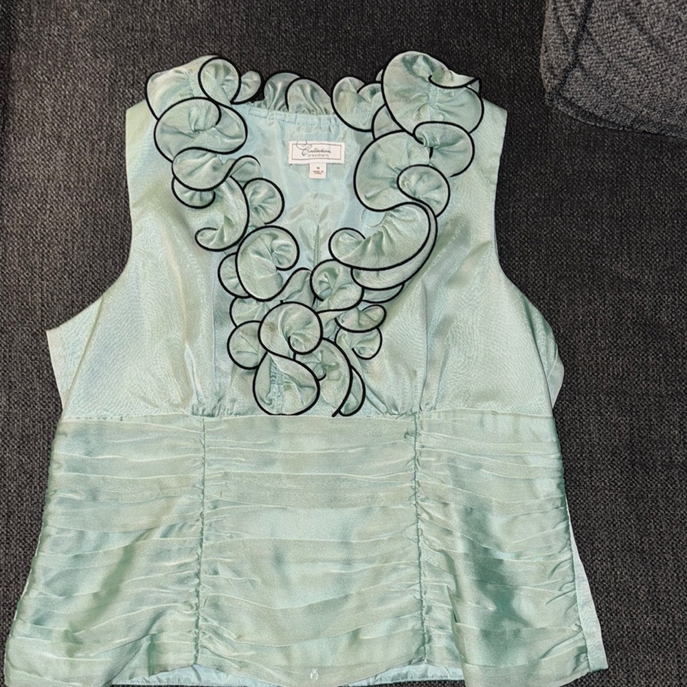 Elegant Green Sleeveless Top